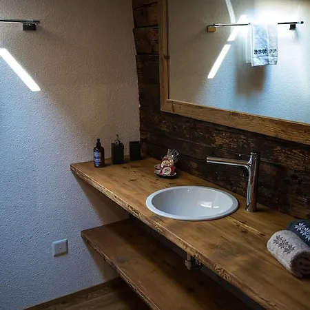 2-bedrooms In A Apartment *